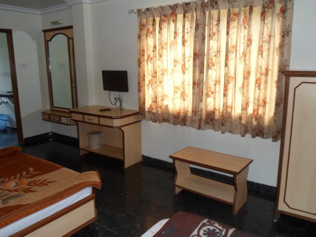 Hotel Mann Palace Mahabaleshwar Room photo