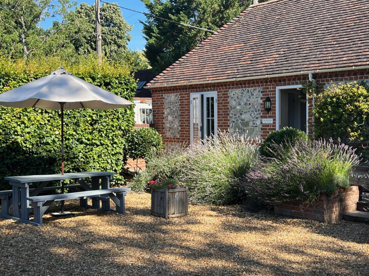 Stonehenge Cottages Salisbury Exterior photo