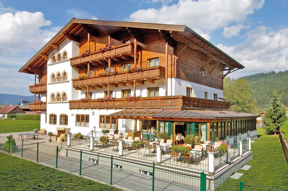 Alpines Gourmet Hotel Montanara Flachau Exterior photo