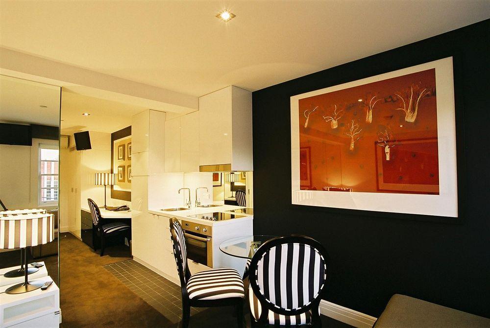 Quest East Melbourne Aparthotel Room photo