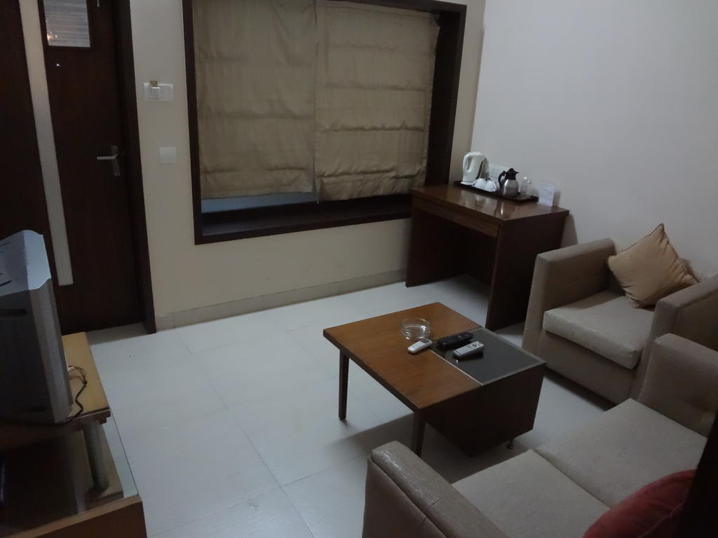 Rama Krishna Executive Apartments Mumbai Room photo