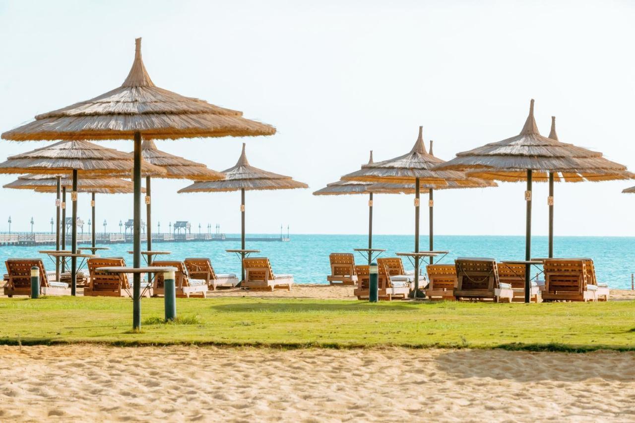 Coral Sea Beach And Aqua Park Ain Sukhna Exterior photo