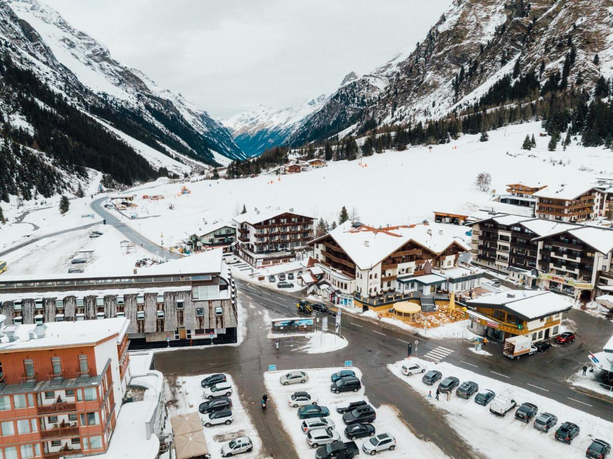 Hotel Mittagskogel Pitztal Sankt Leonhard im Pitztal Exterior photo