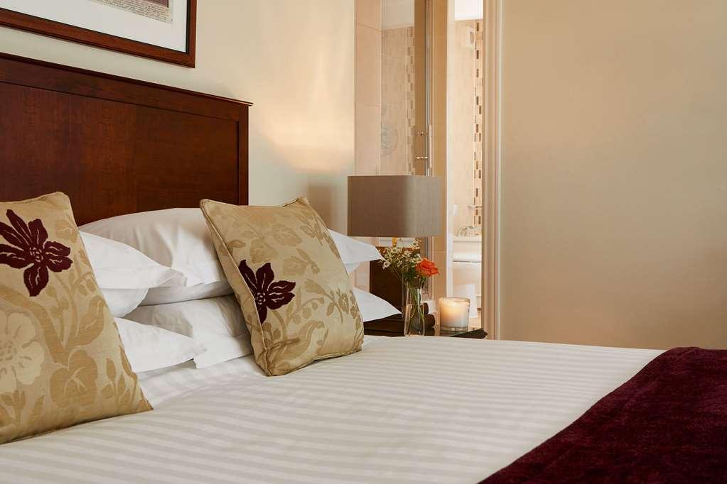Macdonald Alveston Manor Hotel & Spa Stratford-upon-Avon Room photo