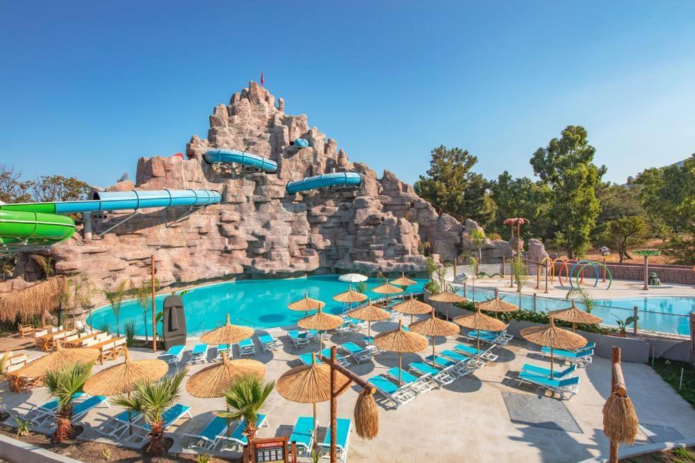 Orka World Hotel & Aquapark Oludeniz Exterior photo