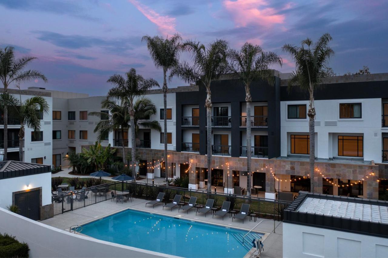 Courtyard By Marriott San Diego Carlsbad Exterior photo