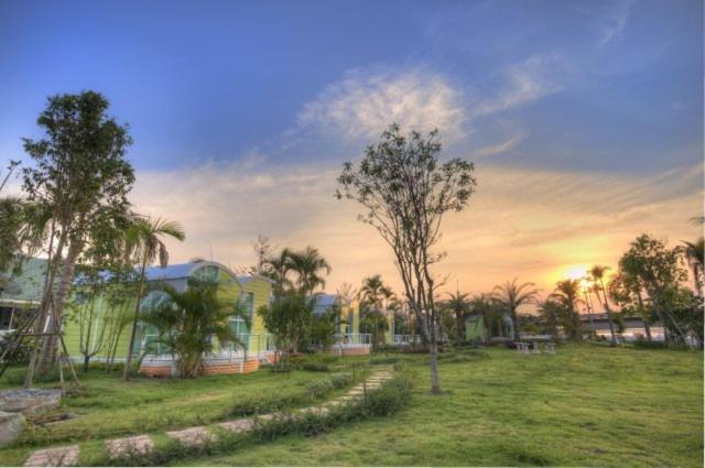 Ingmoon Riverside Resort And Spa Ubon Ratchathani Exterior photo