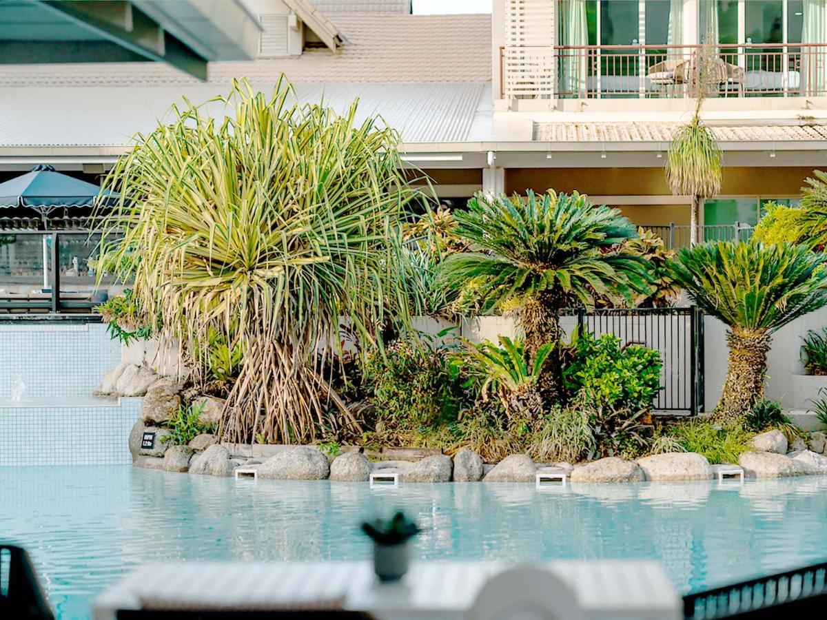 Novotel Cairns Oasis Resort Exterior photo