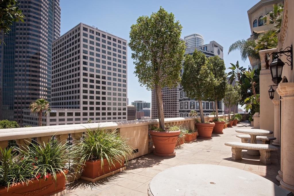 Sunshine Suites At The Piero Los Angeles Exterior photo