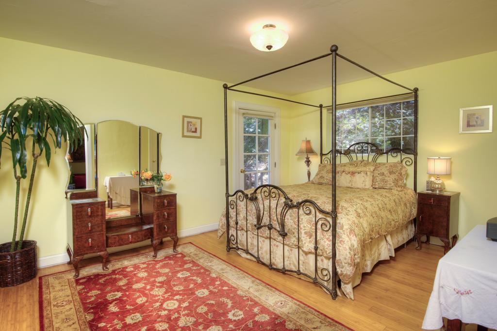The Pink Mansion Bed & Breakfast Calistoga Exterior photo