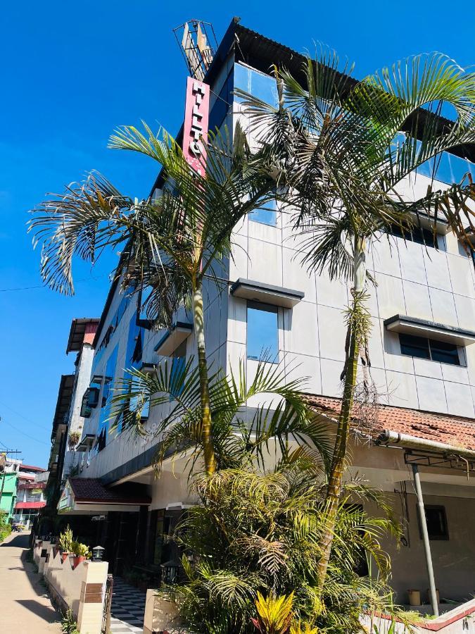 Hill Town Hotel Madikeri Exterior photo