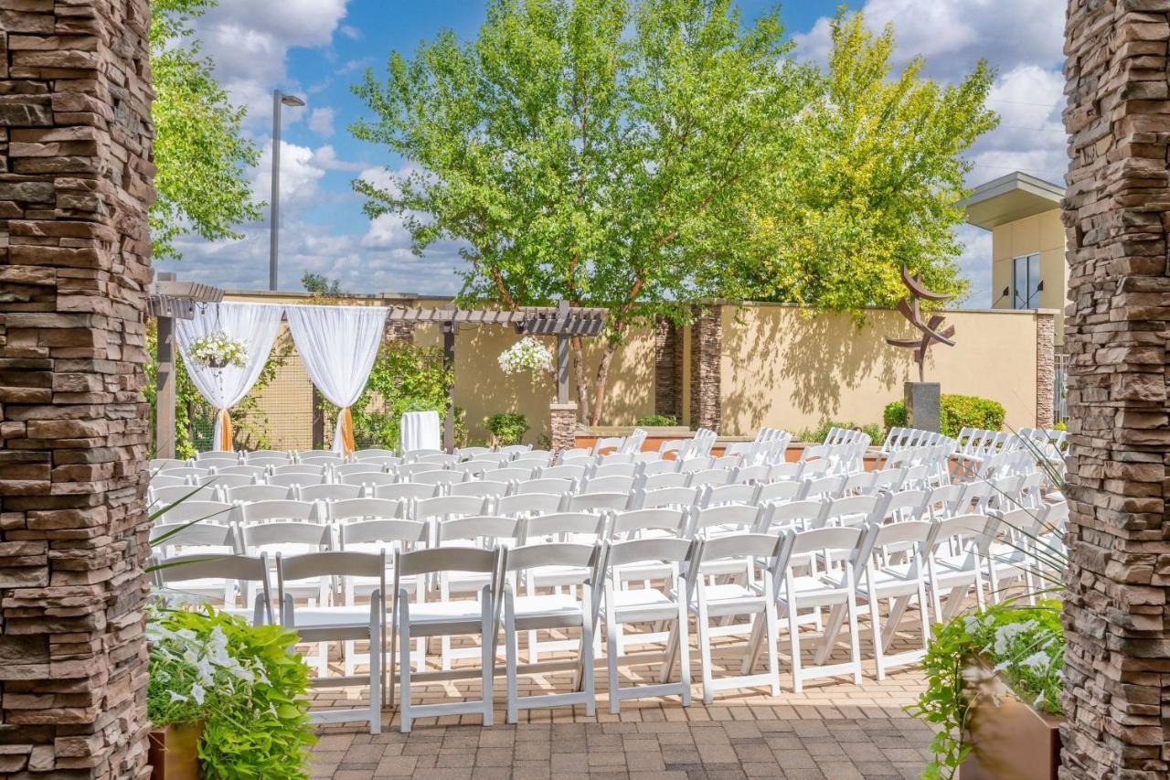 Courtyard Mankato Hotel & Event Center Exterior photo