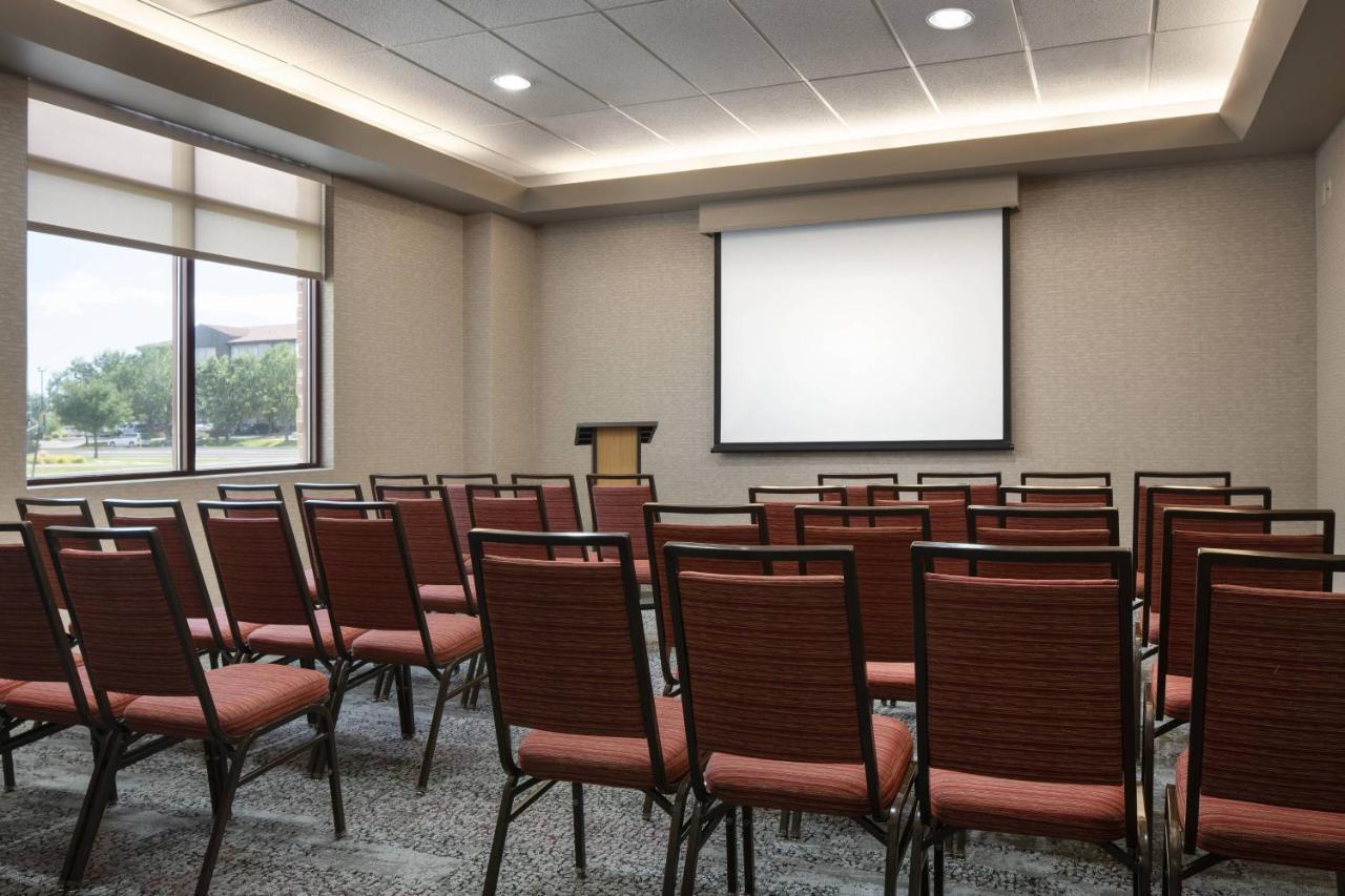 Courtyard By Marriott Denver Airport Exterior photo