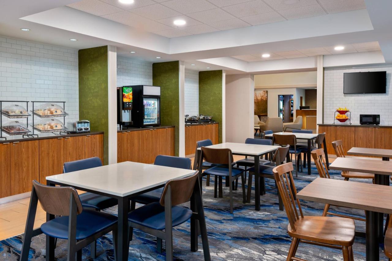 Fairfield Inn And Suites By Marriott Clearwater Exterior photo