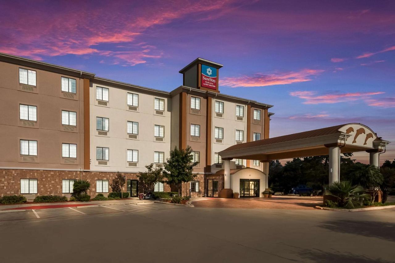 Surestay Plus Hotel By Best Western Near Seaworld San Antonio Exterior photo