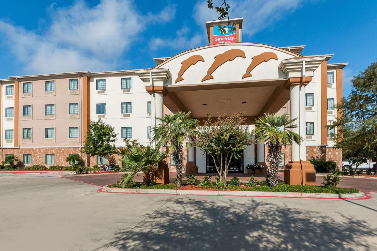 Surestay Plus Hotel By Best Western Near Seaworld San Antonio Exterior photo