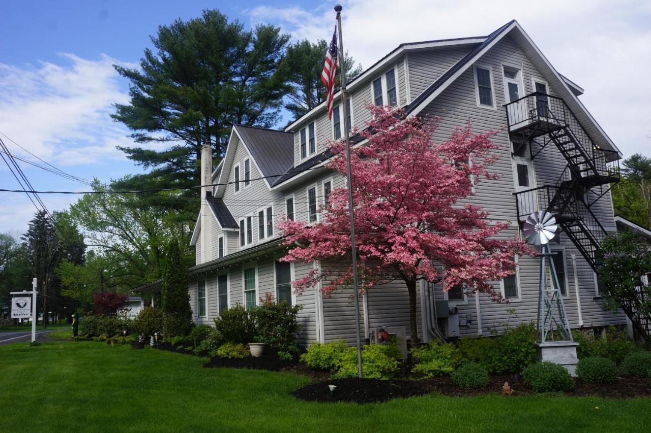 The Frogtown Inn Canadensis Exterior photo