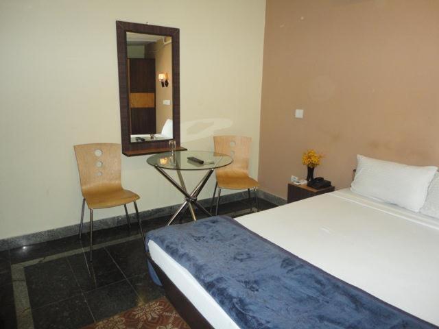 Hotel Crystal Banjara Hyderabad Room photo