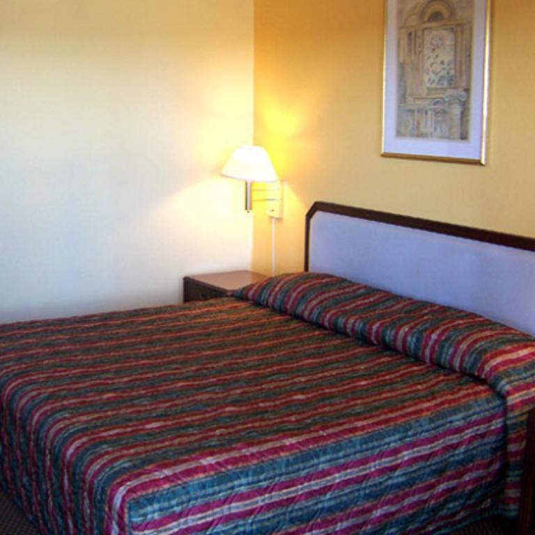 Seagoville Inn Room photo