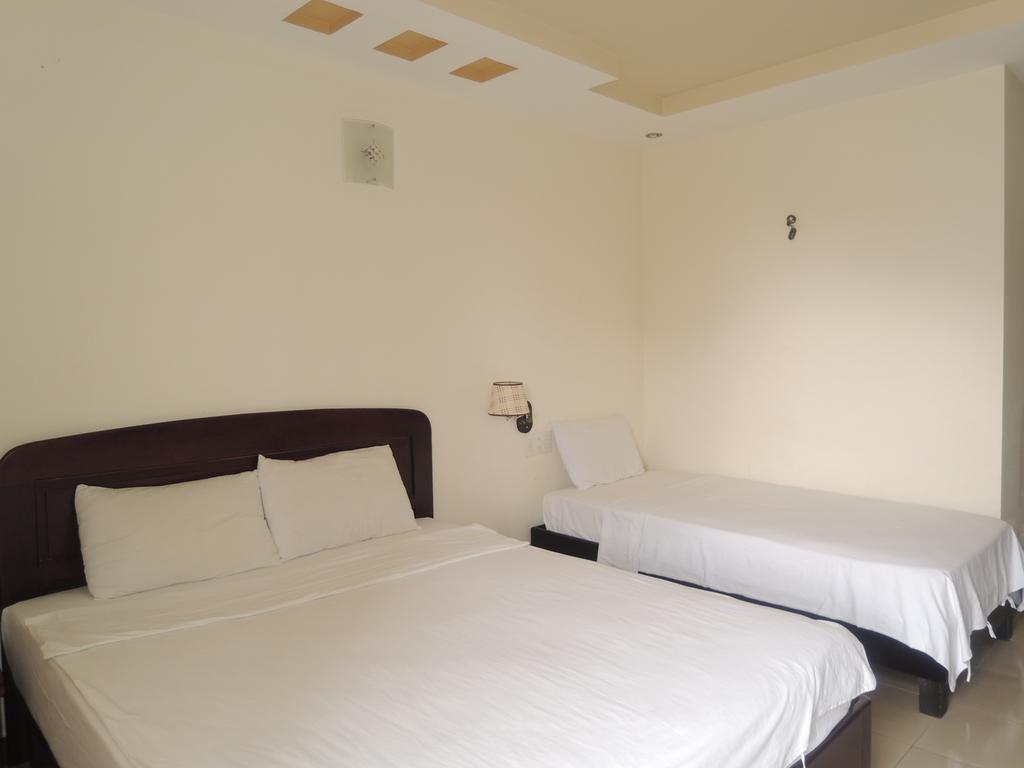 Hoan Kiem Hotel Hue Room photo