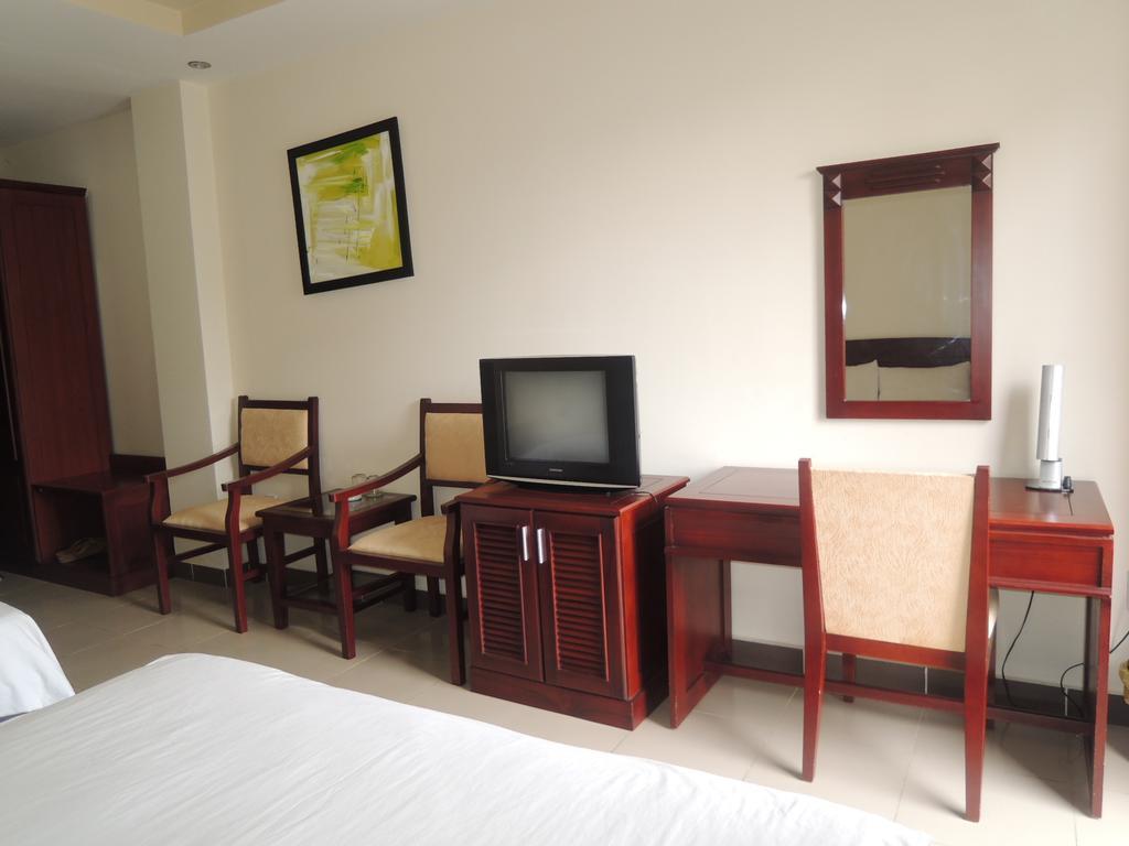 Hoan Kiem Hotel Hue Room photo