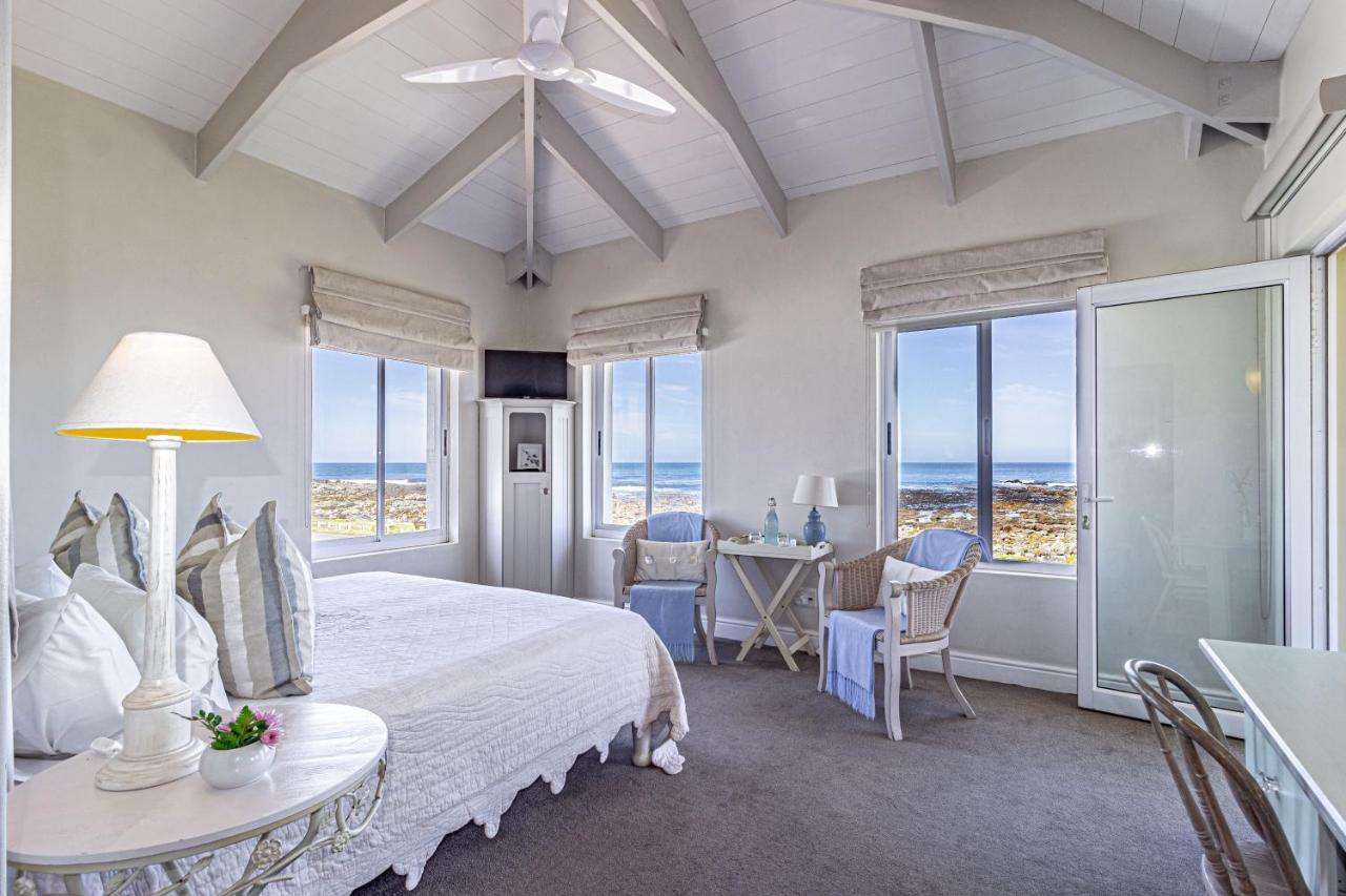138 Marine Beachfront Guesthouse Hermanus Exterior photo