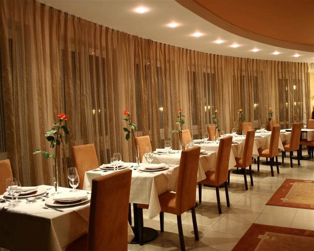 Hotel Antares Bratislava Restaurant photo