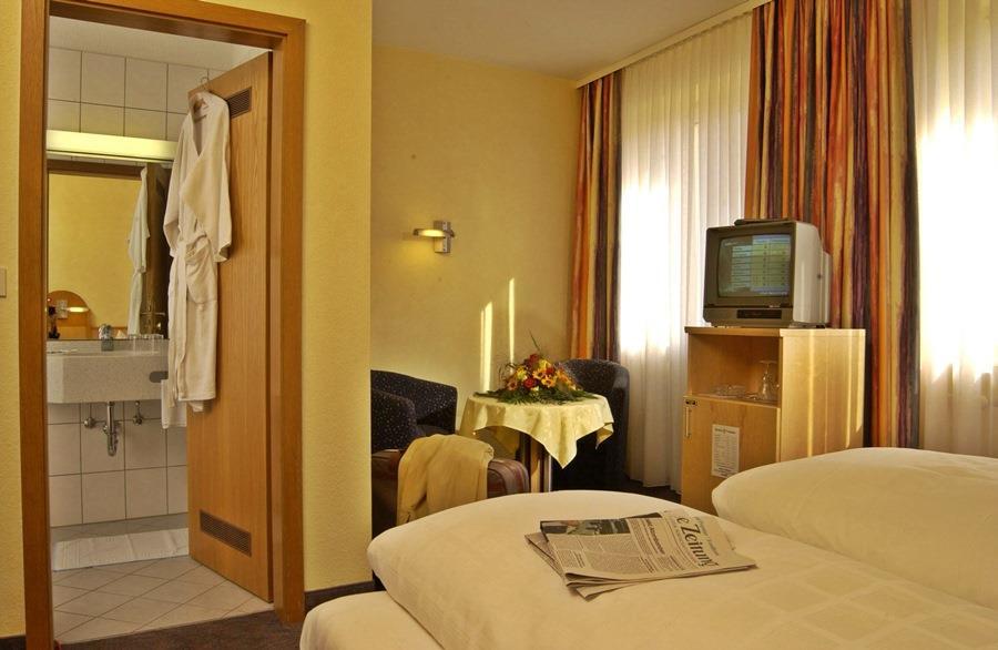 City Partner Hotel Strauss Wurzburg Room photo