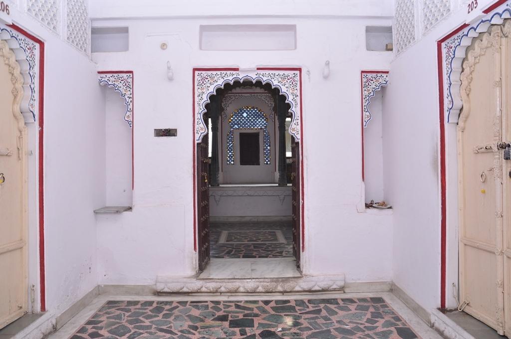 Hotel Gangaur Palace Udaipur Room photo