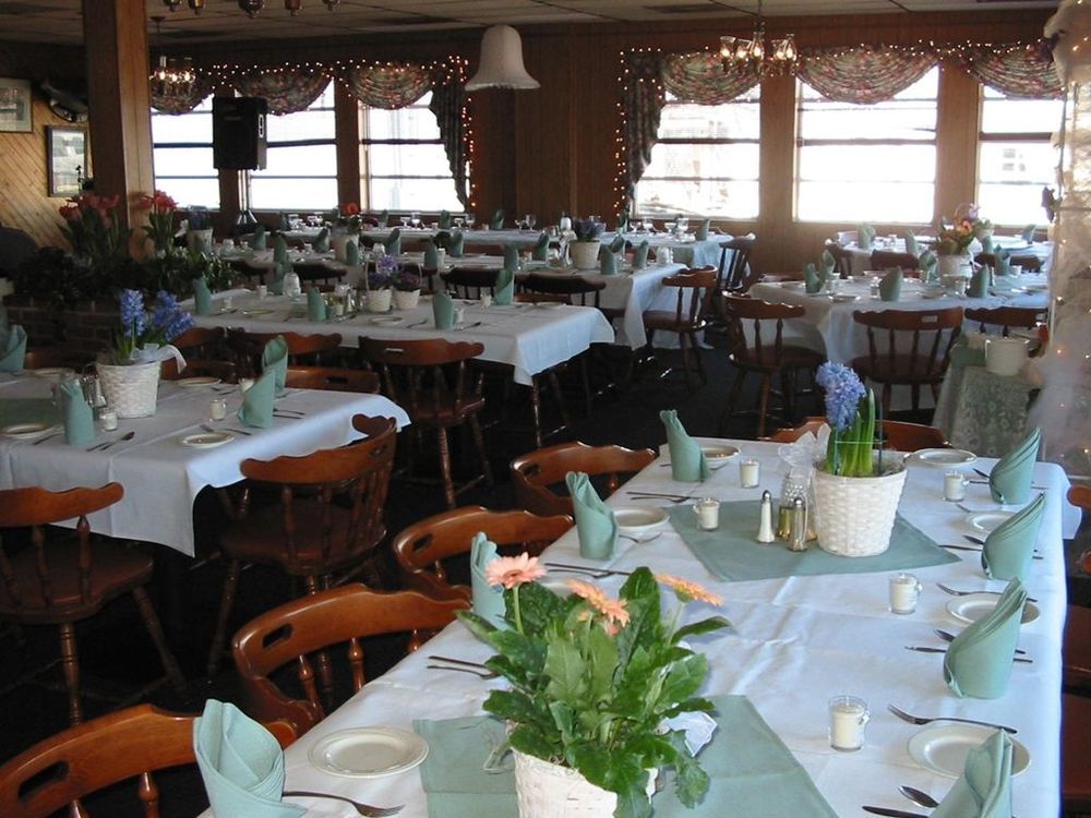 Chesapeake House Tilghman Island Restaurant photo