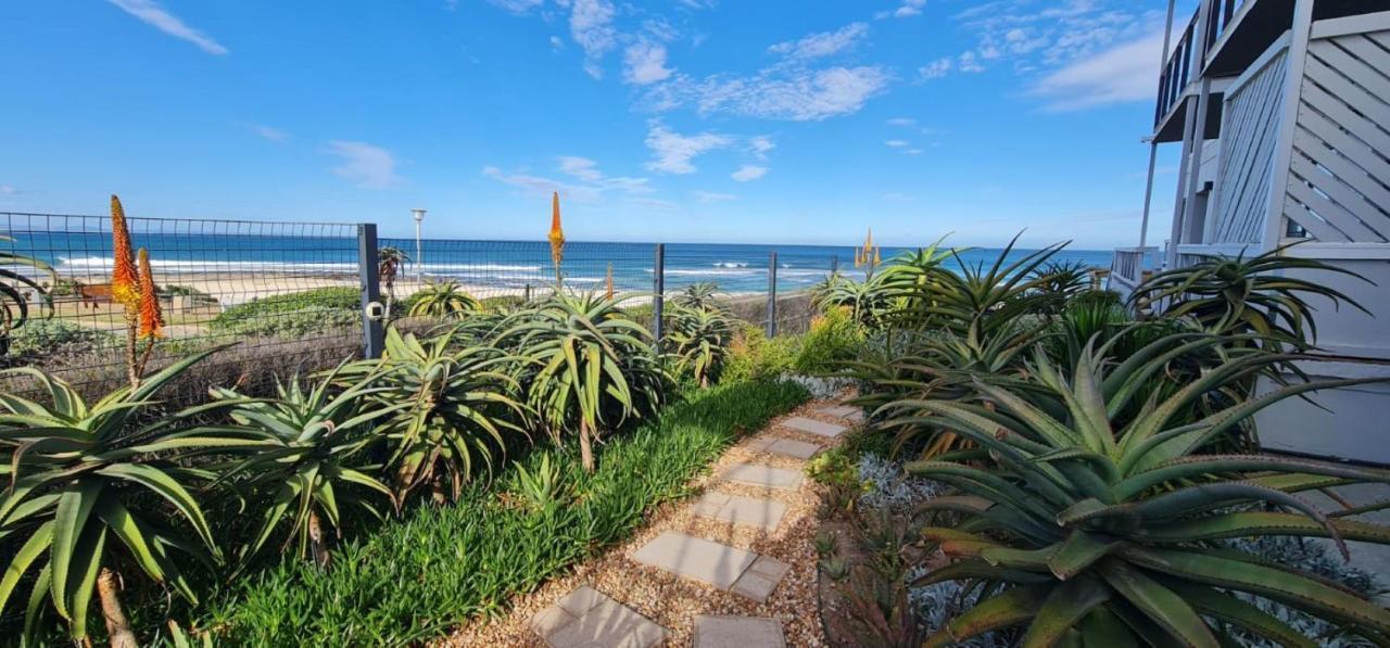 On The Beach Guesthouse Jeffreys Bay Exterior photo