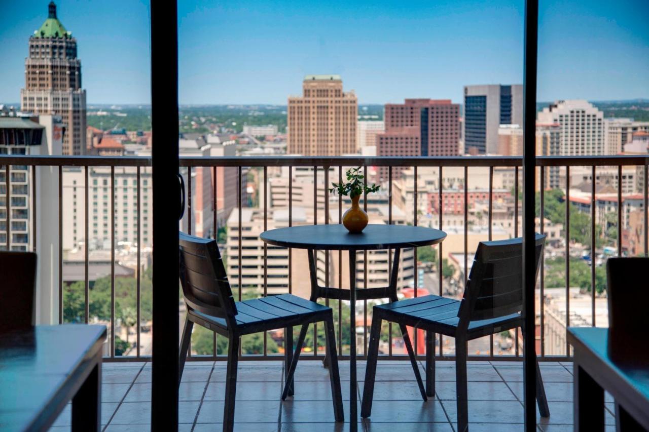 San Antonio Marriott Riverwalk Exterior photo