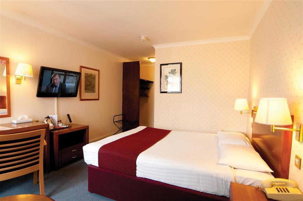 The Bell Hotel Epping Room photo