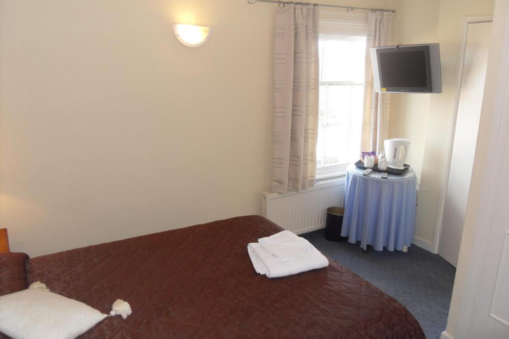 The Dodington Lodge Hotel Whitchurch  Room photo
