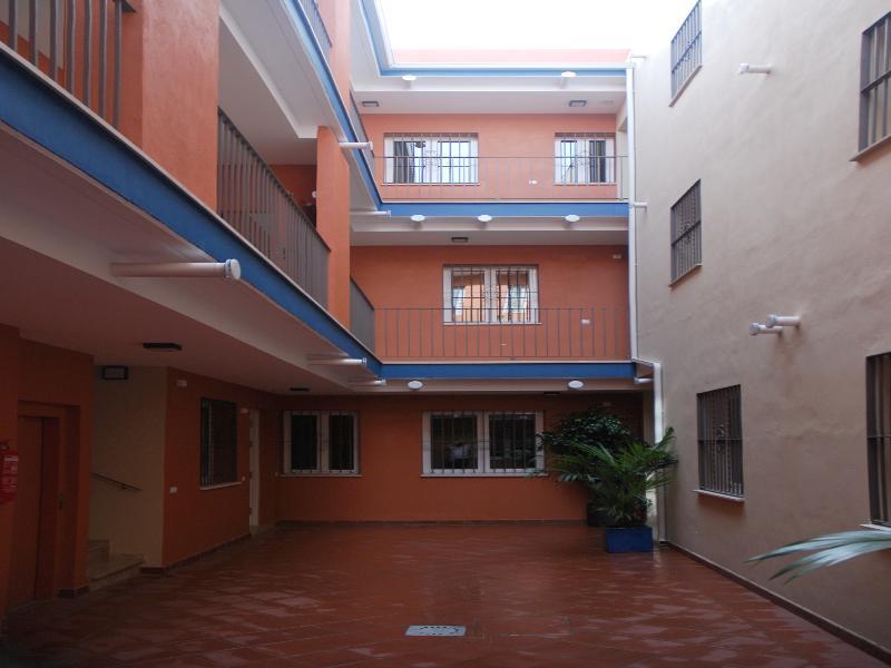 Apartamentos Metropolis Seville Exterior photo