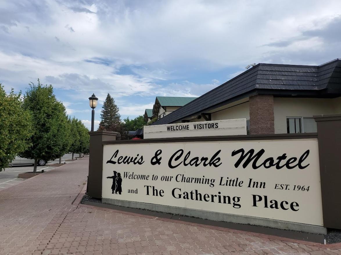 Three Forks Lewis & Clark Motel Exterior photo