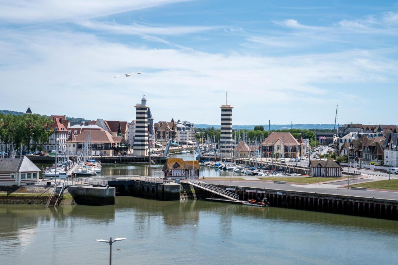 Sowell Hotels Le Beach Trouville-sur-Mer Exterior photo