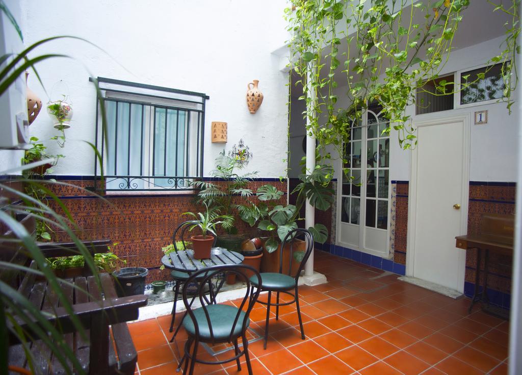 Pension Santa Maria La Blanca Seville Exterior photo