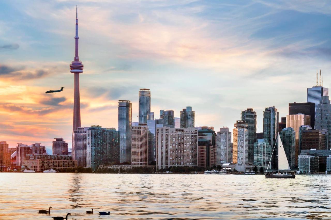 The Westin Harbour Castle, Toronto Hotel Exterior photo