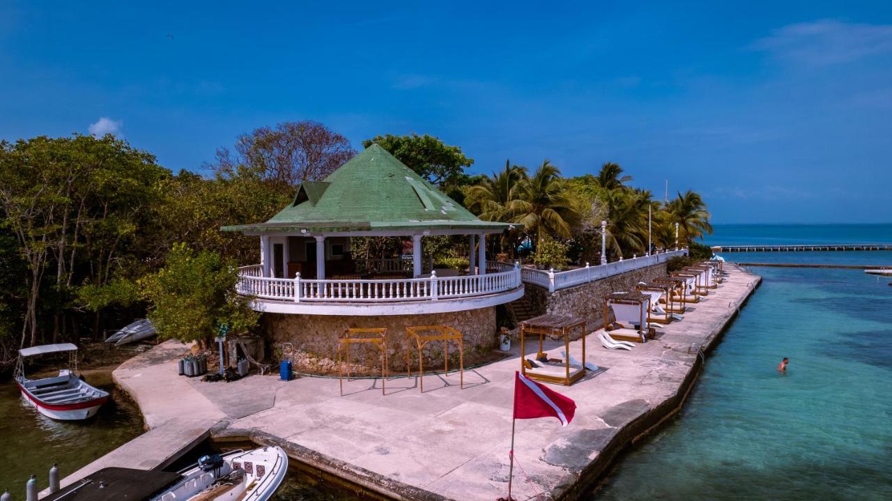 Hotel Cocoliso Island Resort Isla Grande  Exterior photo