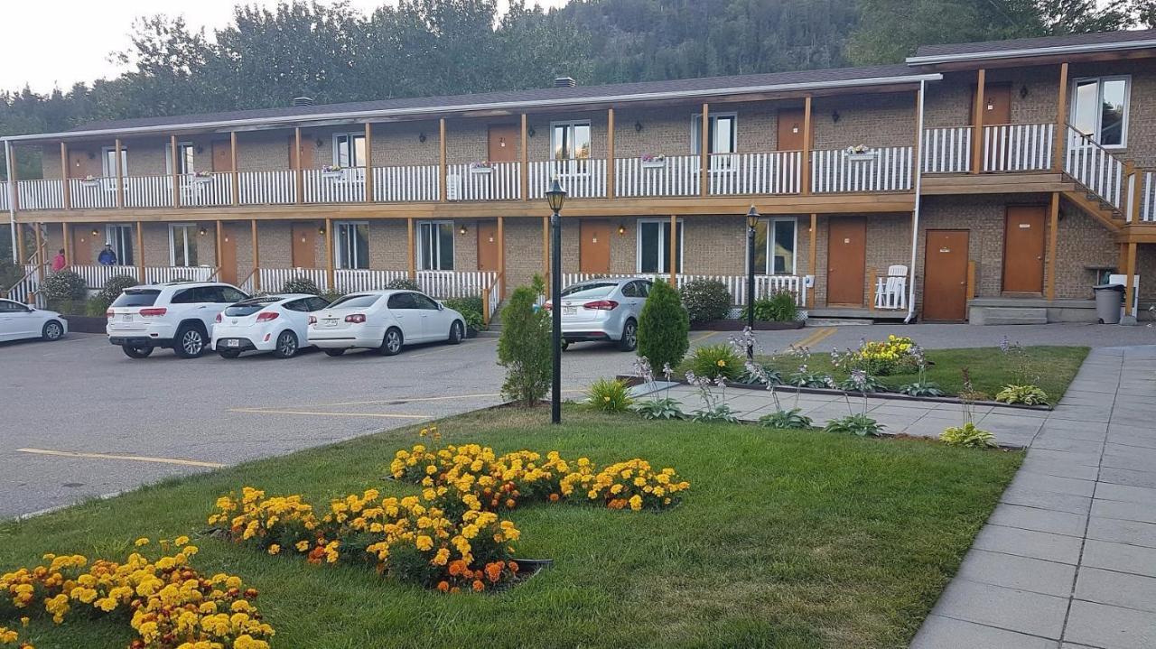 Hotel - Motel Georges Tadoussac Exterior photo