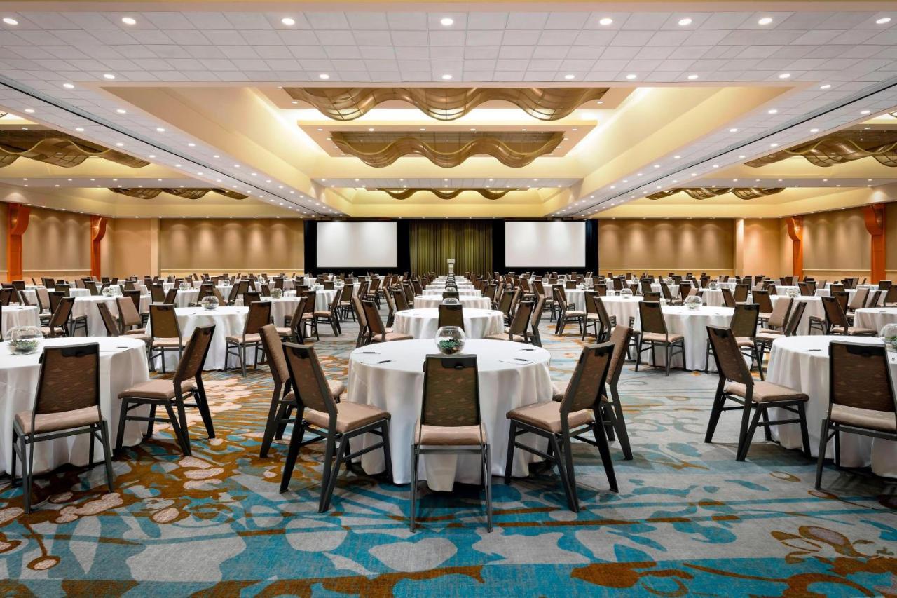 The Westin Harbour Castle, Toronto Hotel Exterior photo