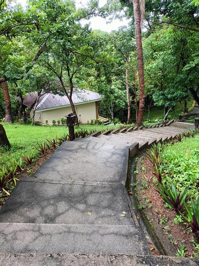 Tugawe Cove Resort Colongcocon Exterior photo