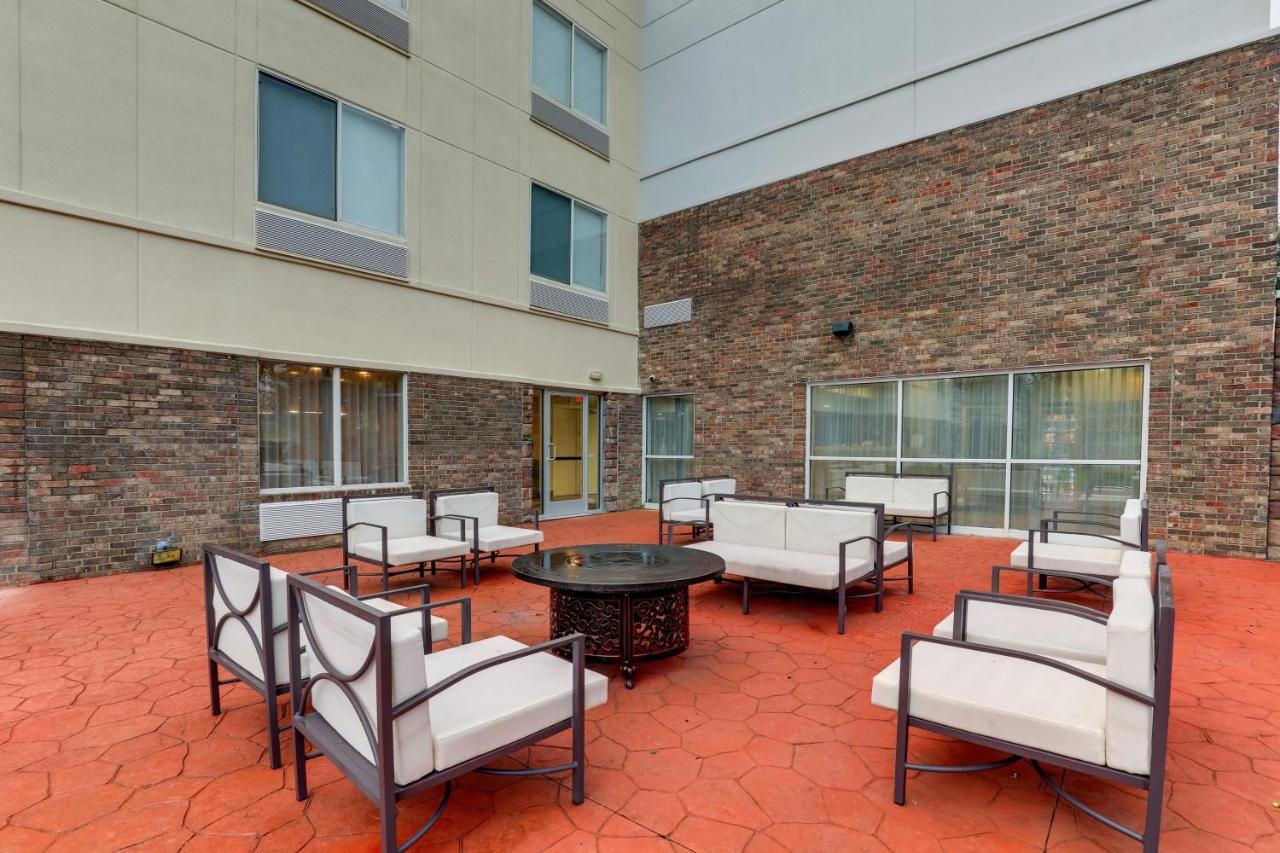 Fairfield Inn By Marriott Las Colinas Irving Exterior photo