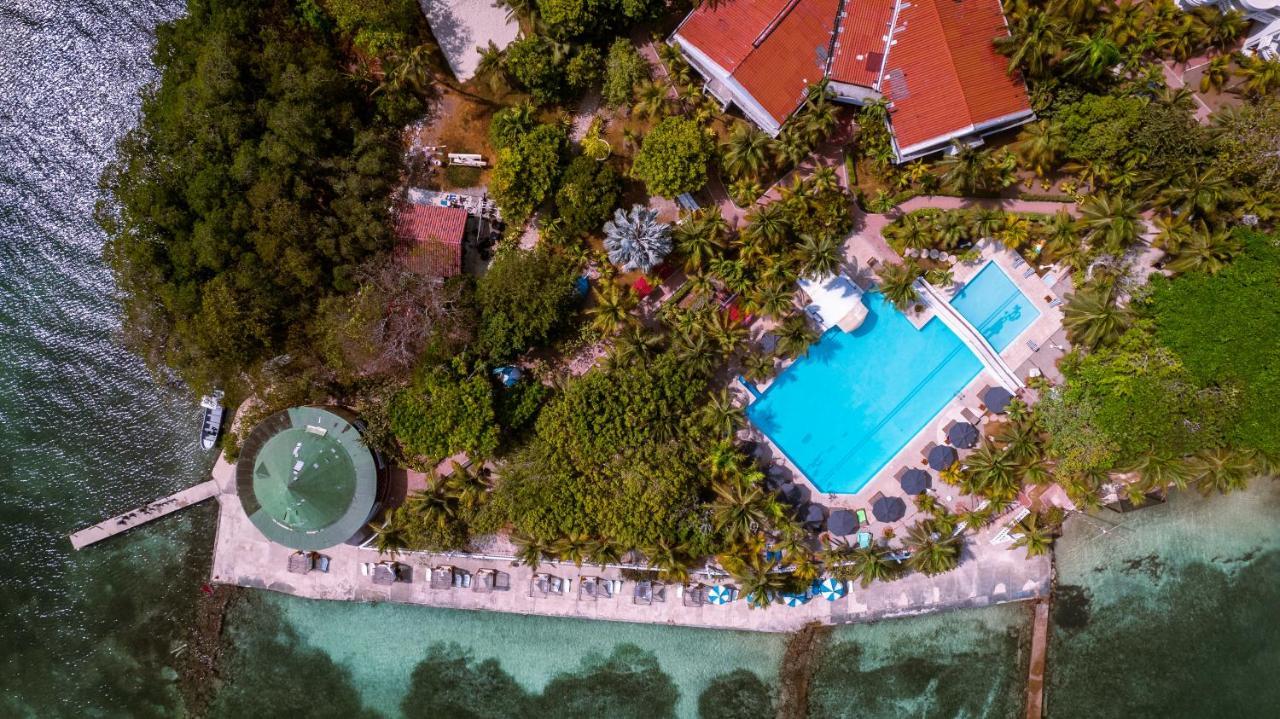 Hotel Cocoliso Island Resort Isla Grande  Exterior photo