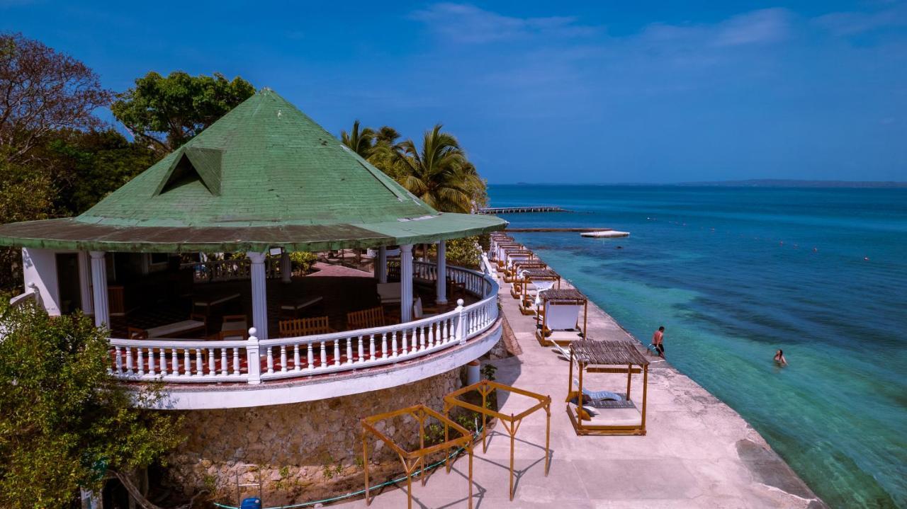 Hotel Cocoliso Island Resort Isla Grande  Exterior photo