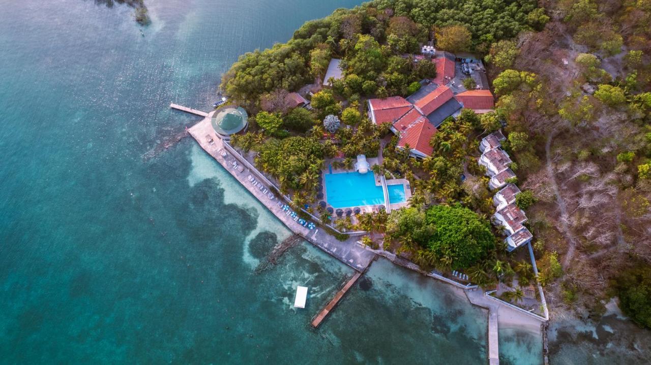 Hotel Cocoliso Island Resort Isla Grande  Exterior photo