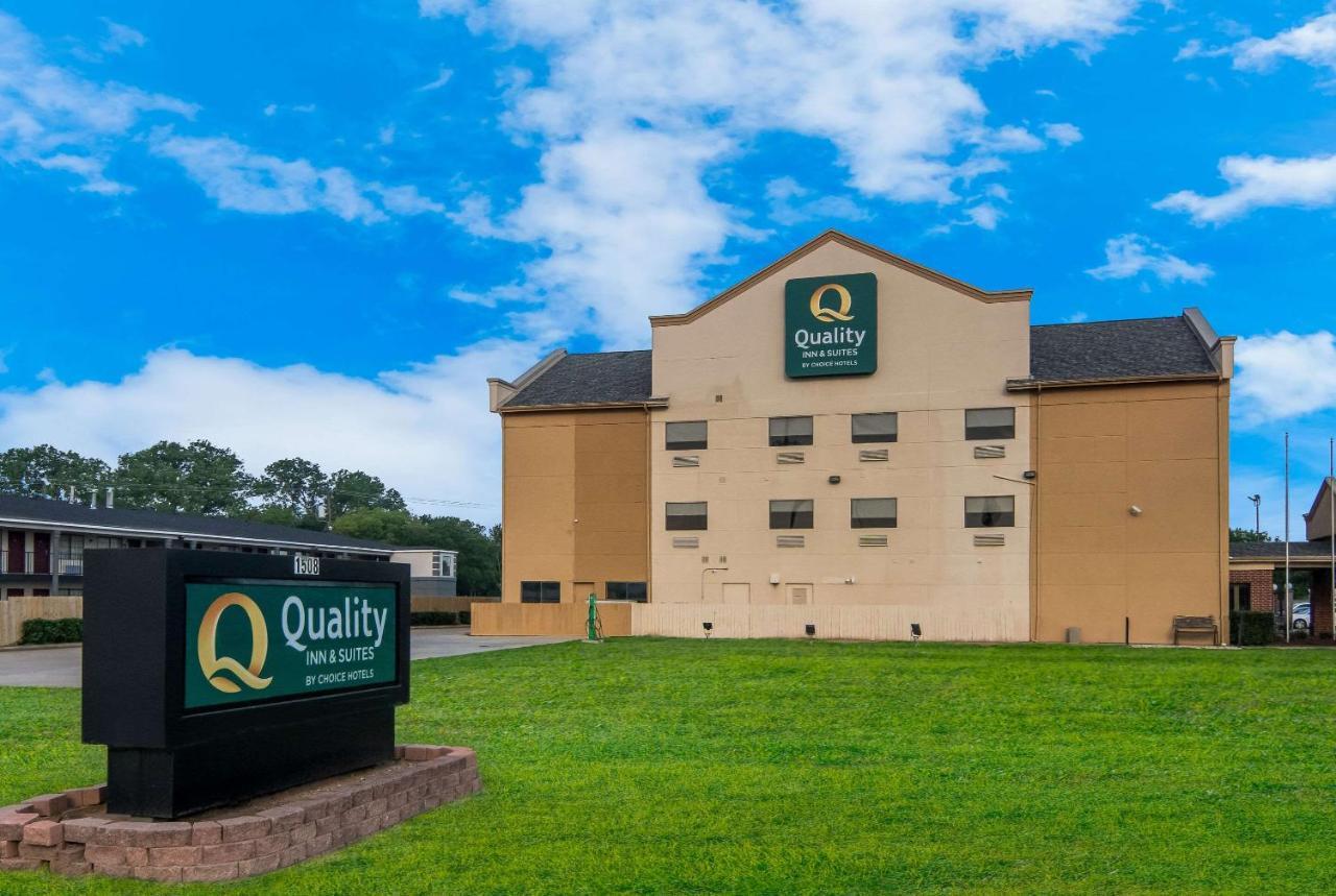 Quality Inn & Suites Waco Exterior photo