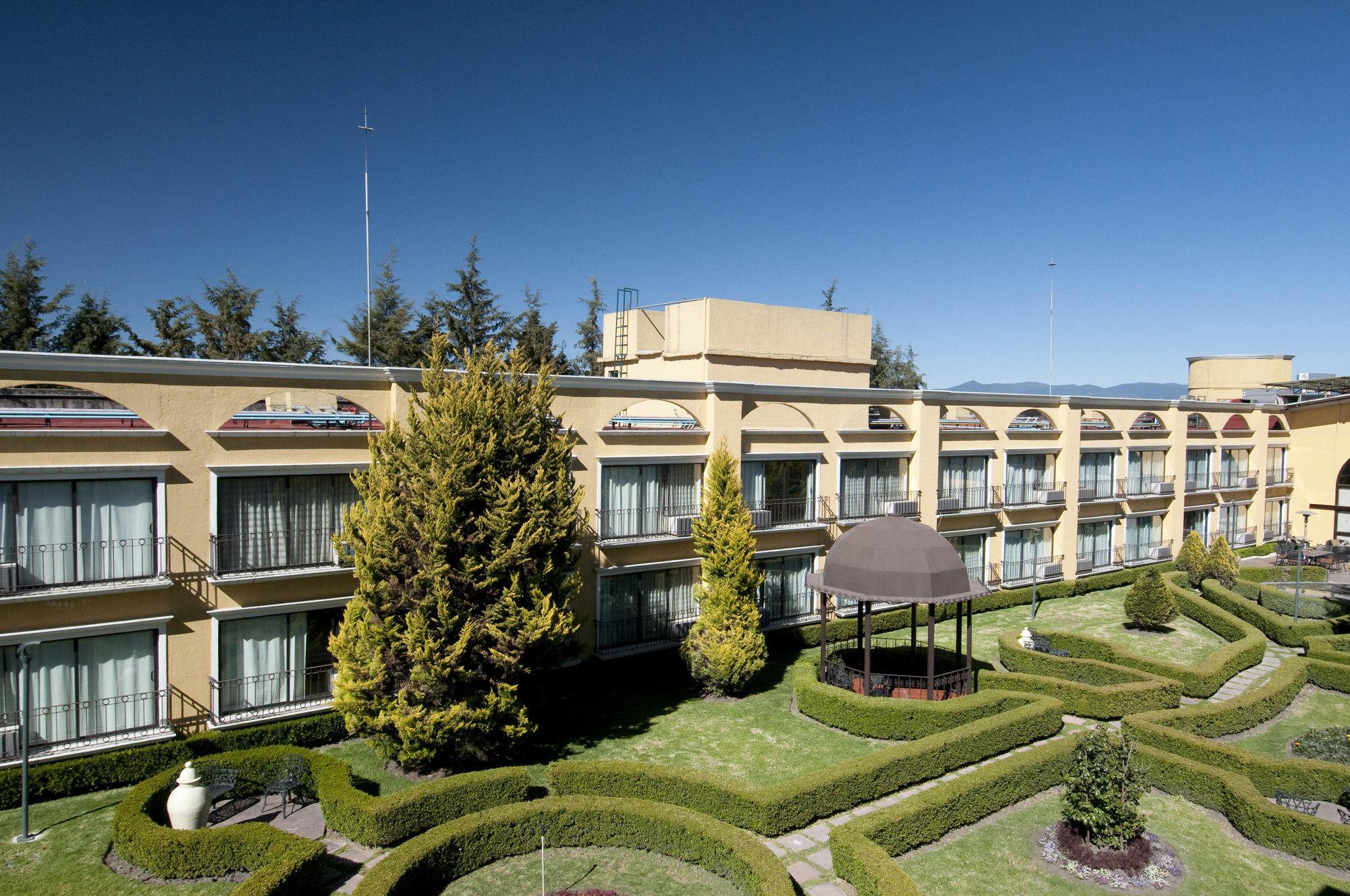Courtyard Toluca Airport Hotel Exterior photo