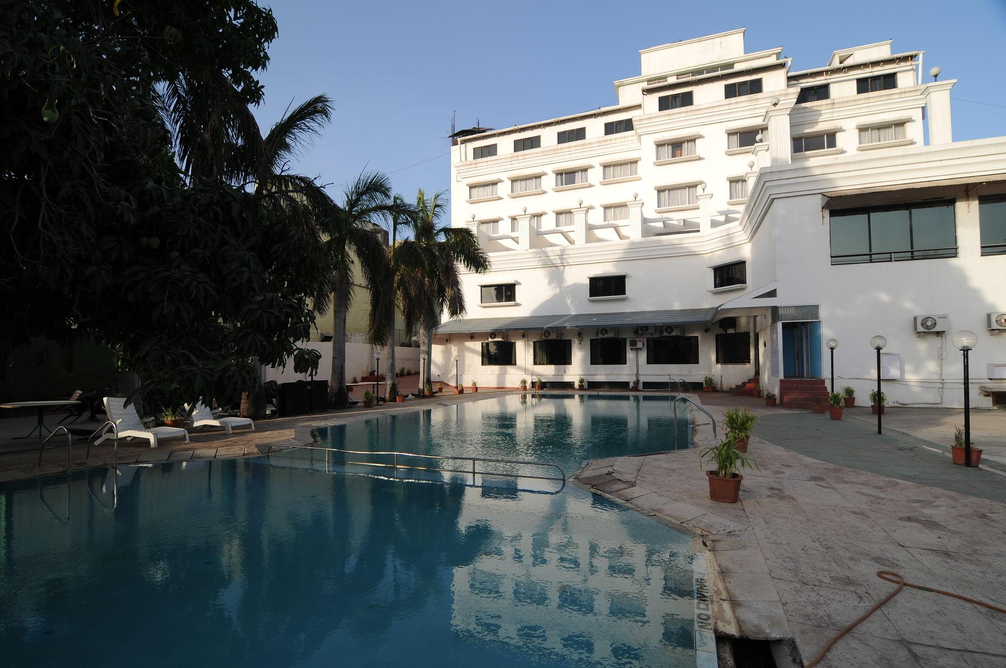 Quality Inn Regency, Nashik Exterior photo